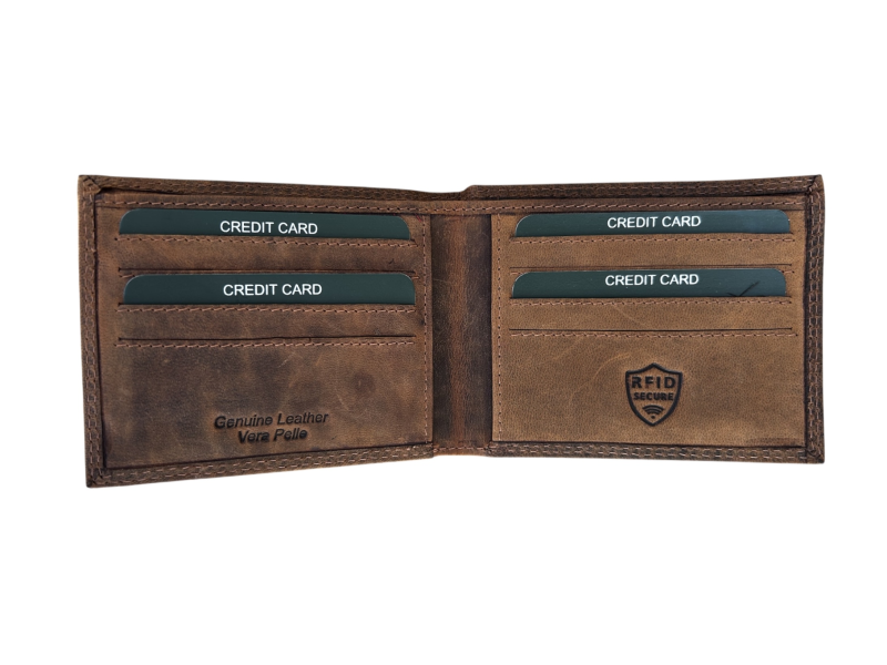 Hunting wallet with bear motif - lying