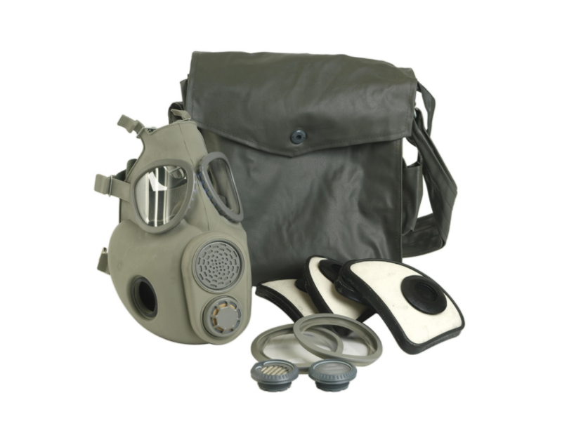 Gas mask M10 with filter and transport bag